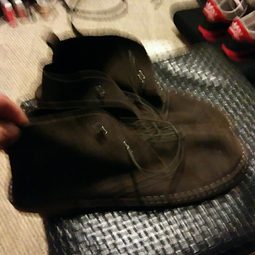 Hobes men's chukka boots